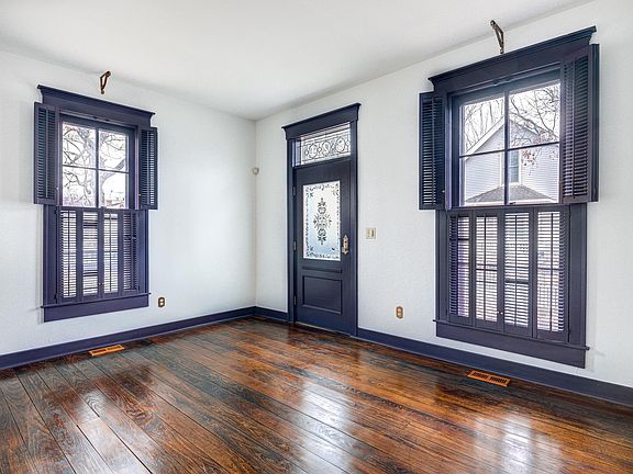 5th image of 321 N Park Ave