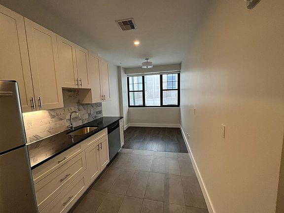 2nd image of 42 Eagle St #4-09