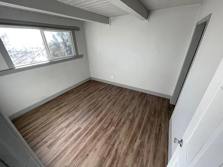 1752 Stratford Dr — Photo 8