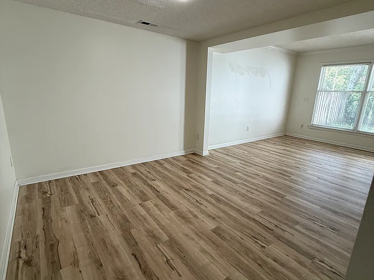 4912 Seabrook Ct — Photo 11