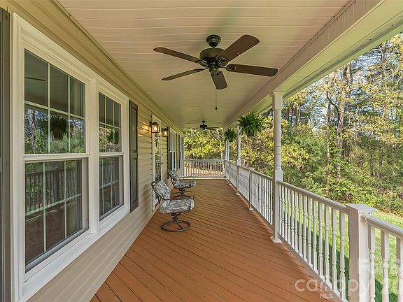 4th image of 494 Dogwood Ln
