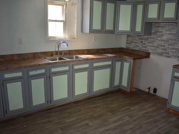 4th image of 613 Sugar St
