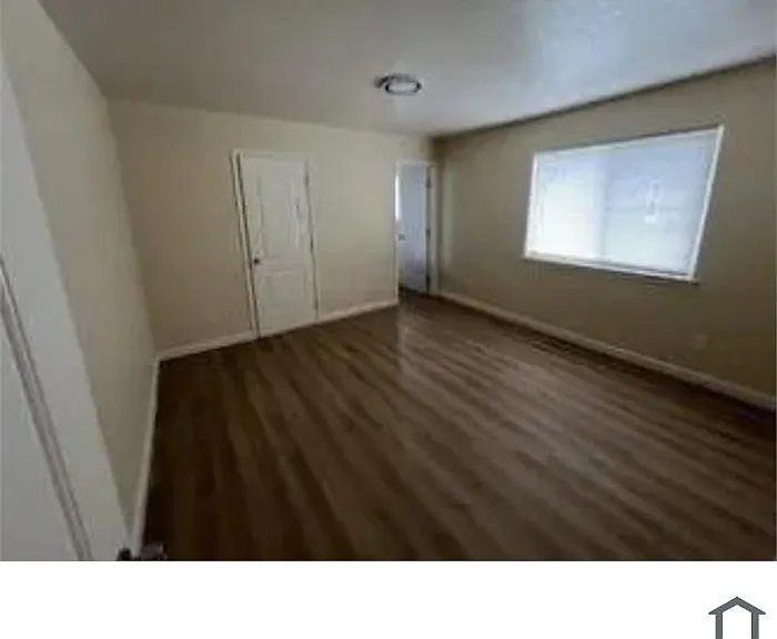 3520 Y St #1 — Photo 6
