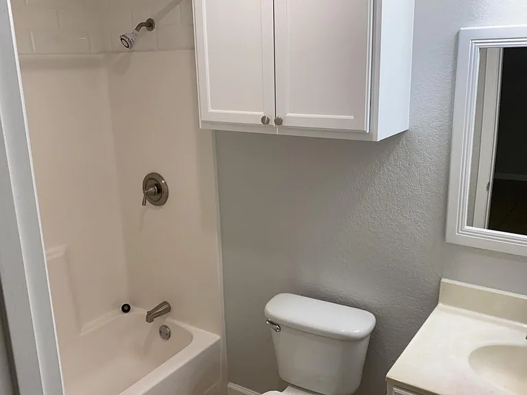 132 S Beverly Ave #132 — Photo 8