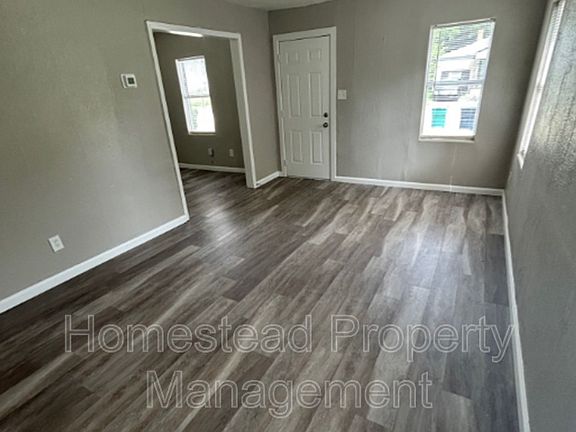 2nd image of 1204 Carverdale Dr