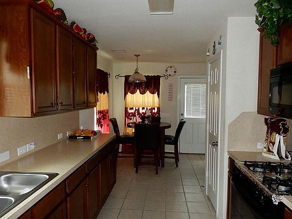 5th image of 4306 Amaryllis Ave