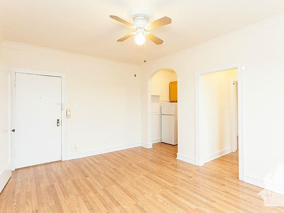 2nd image of 2538 N Sawyer Ave #1424
