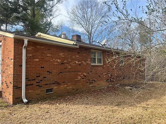 5th image of 7518 Russell Rd