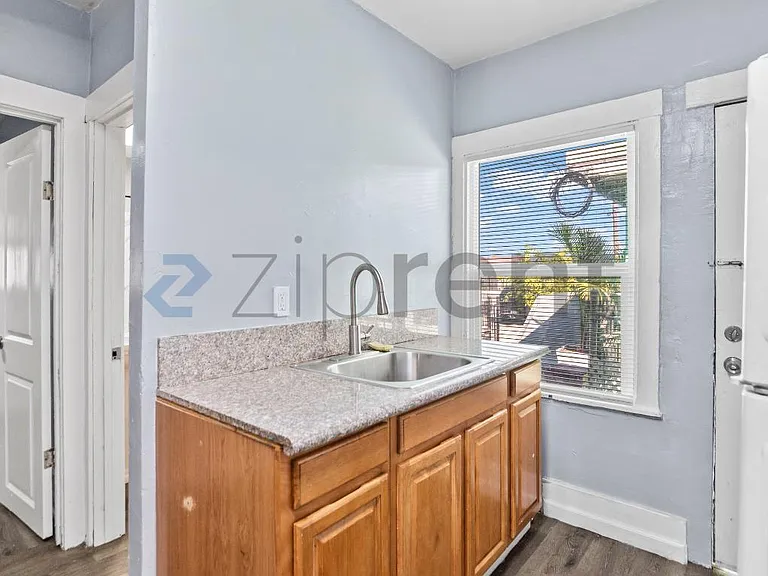5915 Avenal Ave #5915 — Photo 12