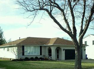 76 Round Trail Rd, West Seneca, NY 14218