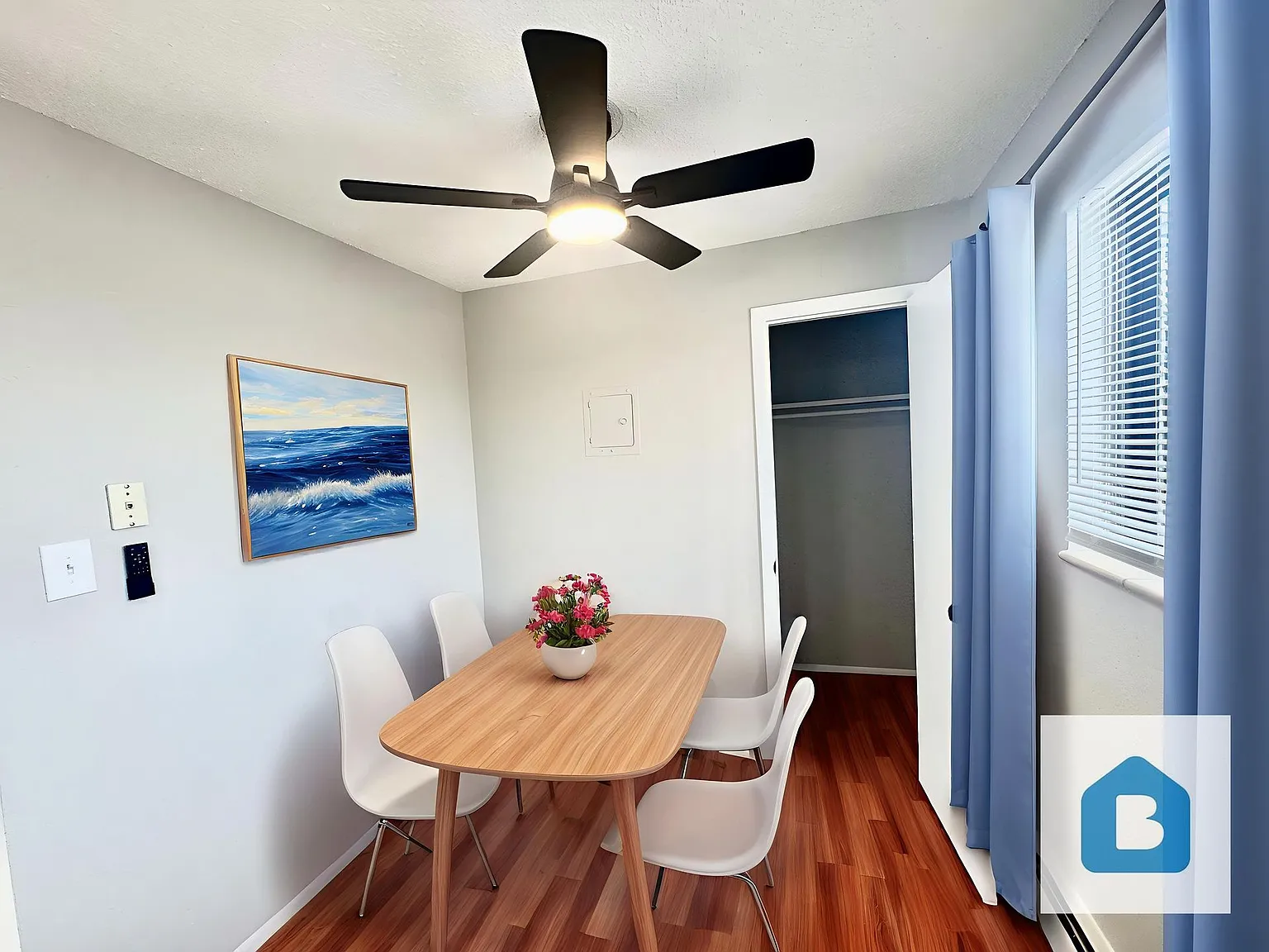 2620 King Street — Photo 3