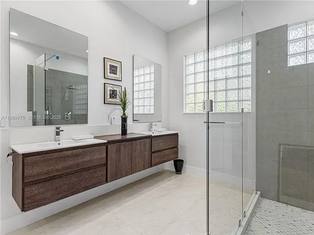 11339 NW 71st St — Photo 14