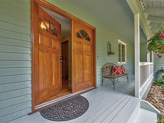 3rd image of 4520 224th Pl NE