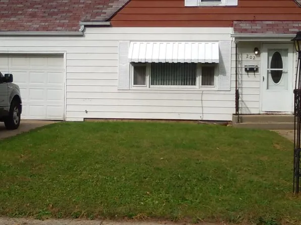202 Hosmer St, Loves Park, IL 61111
