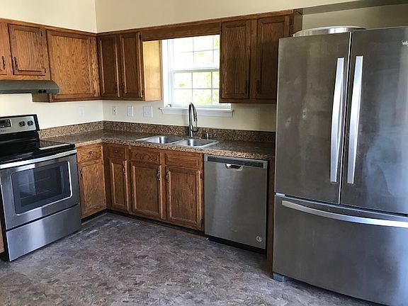 4th image of 1600 Skiffes Creek Cir