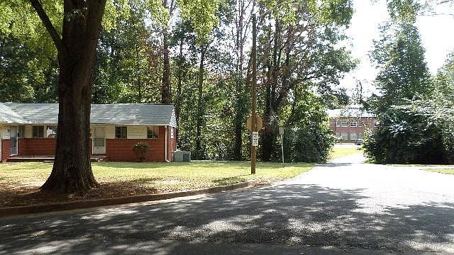 2nd image of 3027 Minnesota Rd