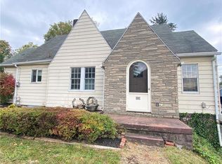 919 Wood St, California, PA 15419
