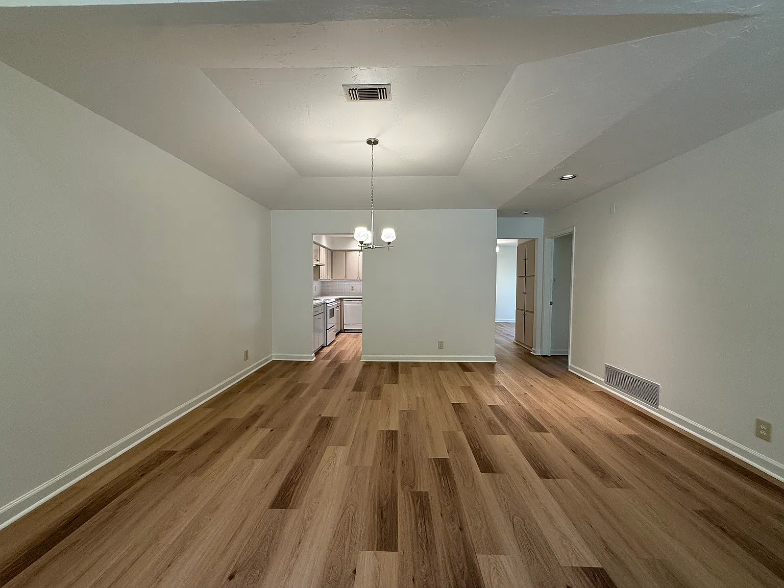 3 bed, 1678 sqft, $2,250 — Photo 3