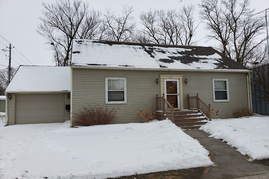 1st image of 611 S Mill St