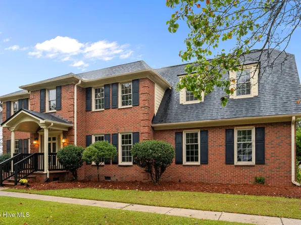 2906 Hunters Run, Greenville, NC 27858