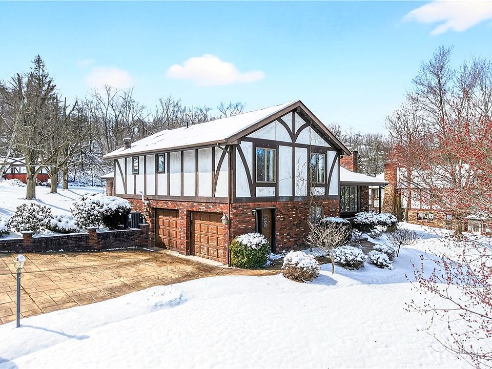 1st image of 16 Ridgewood Dr