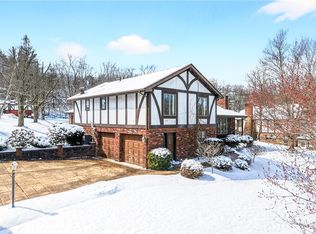 16 Ridgewood Dr, Mc Donald, PA 15057