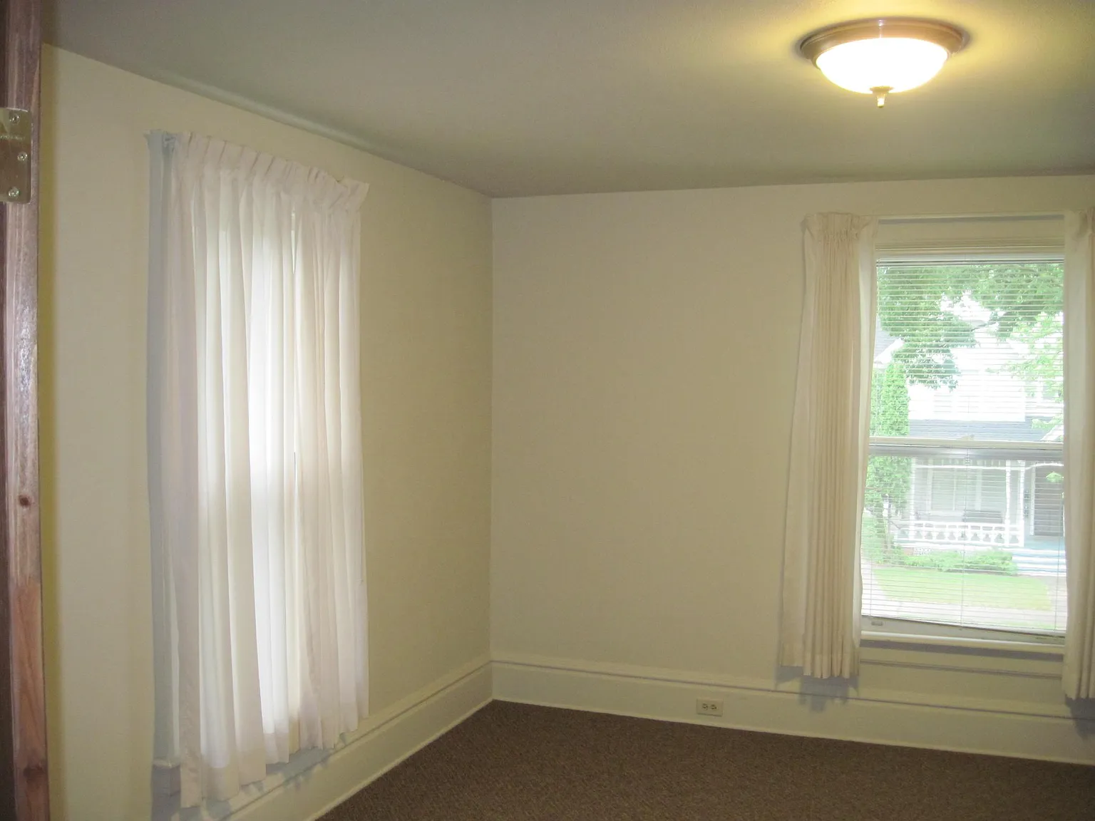 4 bed, 2000 sqft, $1,760 — Photo 4