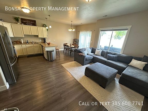 5th image of 1352 W Stone Meadow Dr