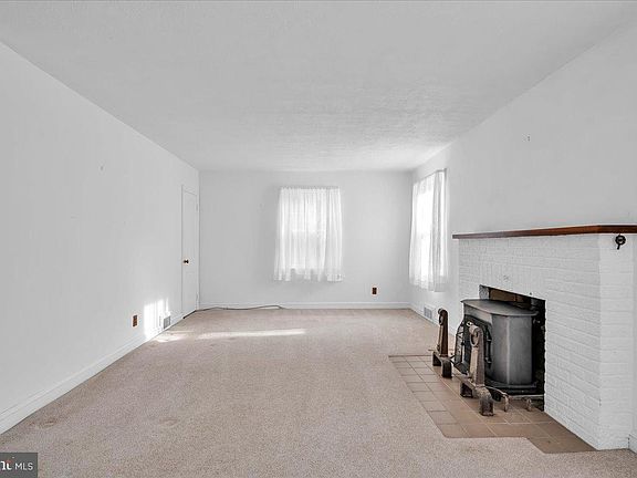 5th image of 263 Hopkins Rd