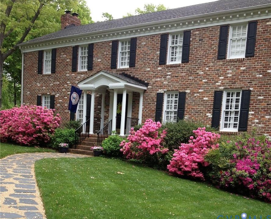 1st image of 17 Charnwood Rd