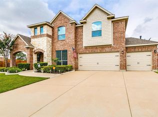 1040 Tara Dr, Burleson, TX 76028
