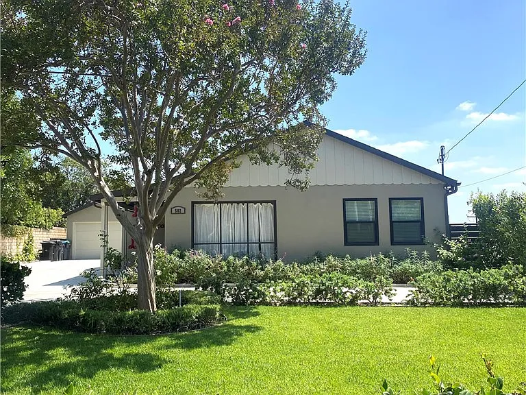 502 E Bonita Ave — Photo 1
