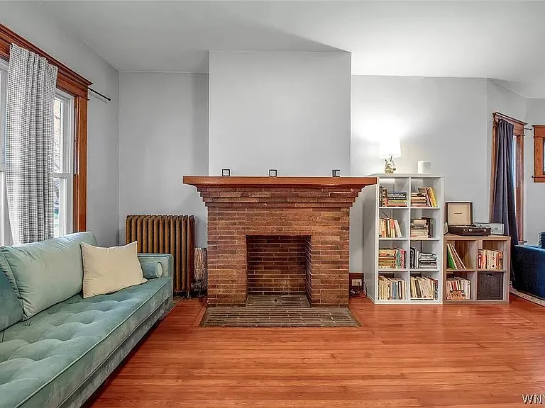 1937 Hertel Ave #LOWER — Photo 8