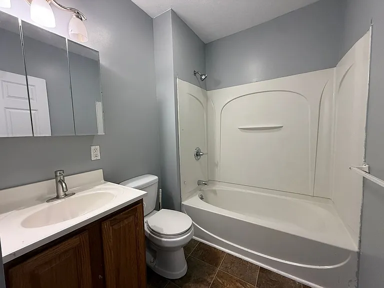 22 Burr St — Photo 13