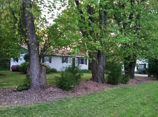 5537 Northlake Dr, Greensboro, NC 27410