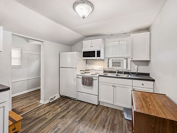 3rd image of 113 Julian St