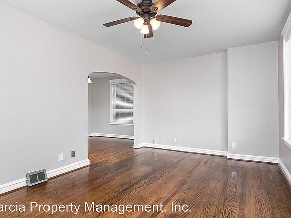 3rd image of 4914 Tholozan Ave
