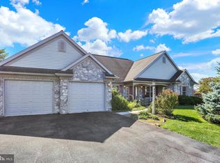 856 Walnut Crest Dr, Lebanon, PA 17046