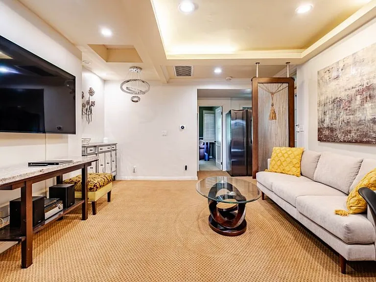 835 Huntington Garden Dr #A — Photo 38