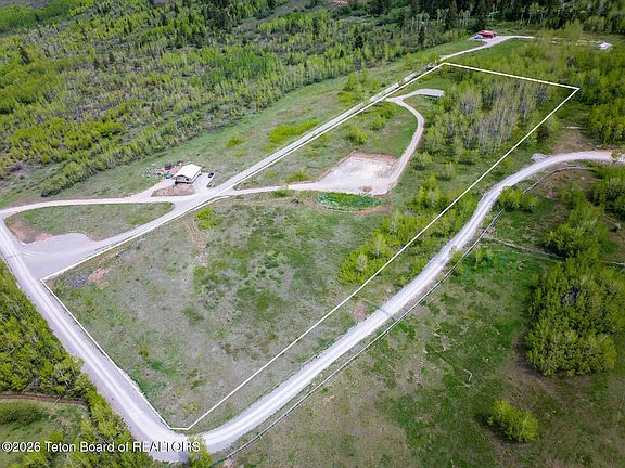 3rd image of 60 Blue Dog Rd