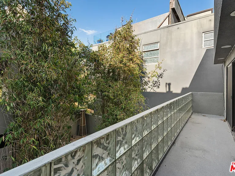22 28th Ave — Photo 24