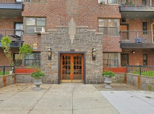30 Clinton Pl APT 4C, New Rochelle, NY 10801