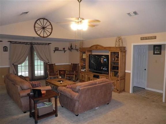 3rd image of 30 Bolton Ln