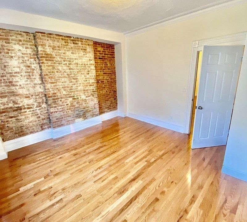 1st image of 165 E 80th St #17