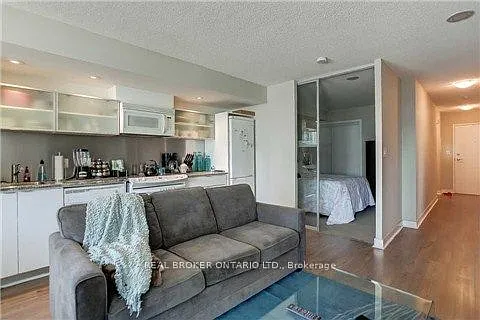 4K Spadina Ave #1010 — Photo 11