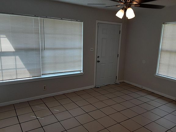 4th image of 3342 Marcus Dr