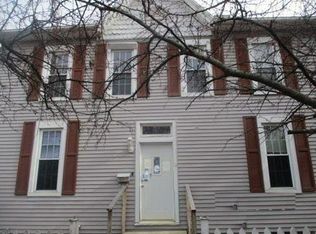 402 S 7th St, Pekin, IL
