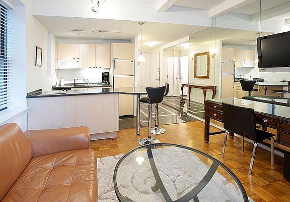 5th image of 150 W 51st St APT 1016