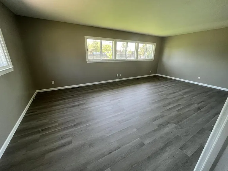 2585 Union St — Photo 5