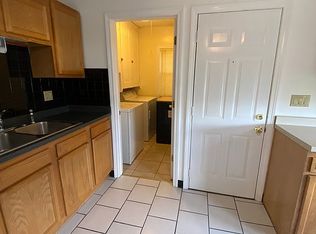 23 Pleasant St, East Longmeadow, MA 01028